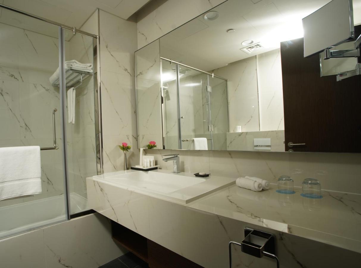 C - Hotel And Suites โดฮา ภายนอก รูปภาพ
