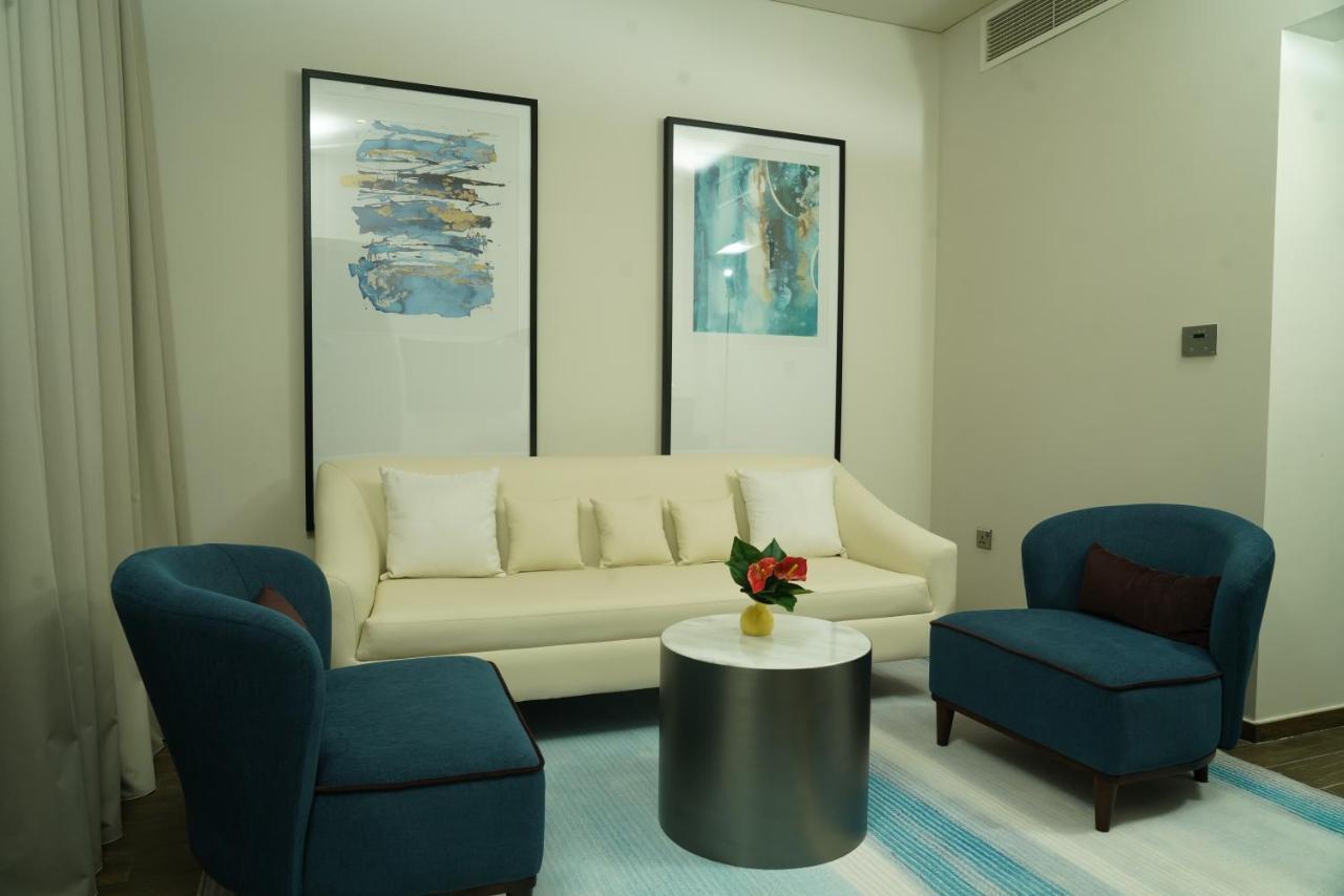 C - Hotel And Suites โดฮา ภายนอก รูปภาพ