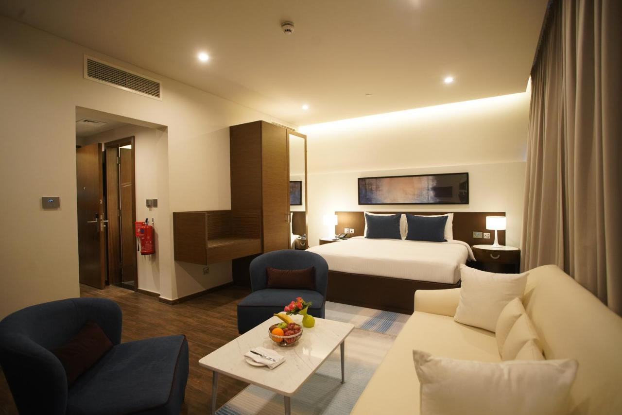 C - Hotel And Suites โดฮา ภายนอก รูปภาพ