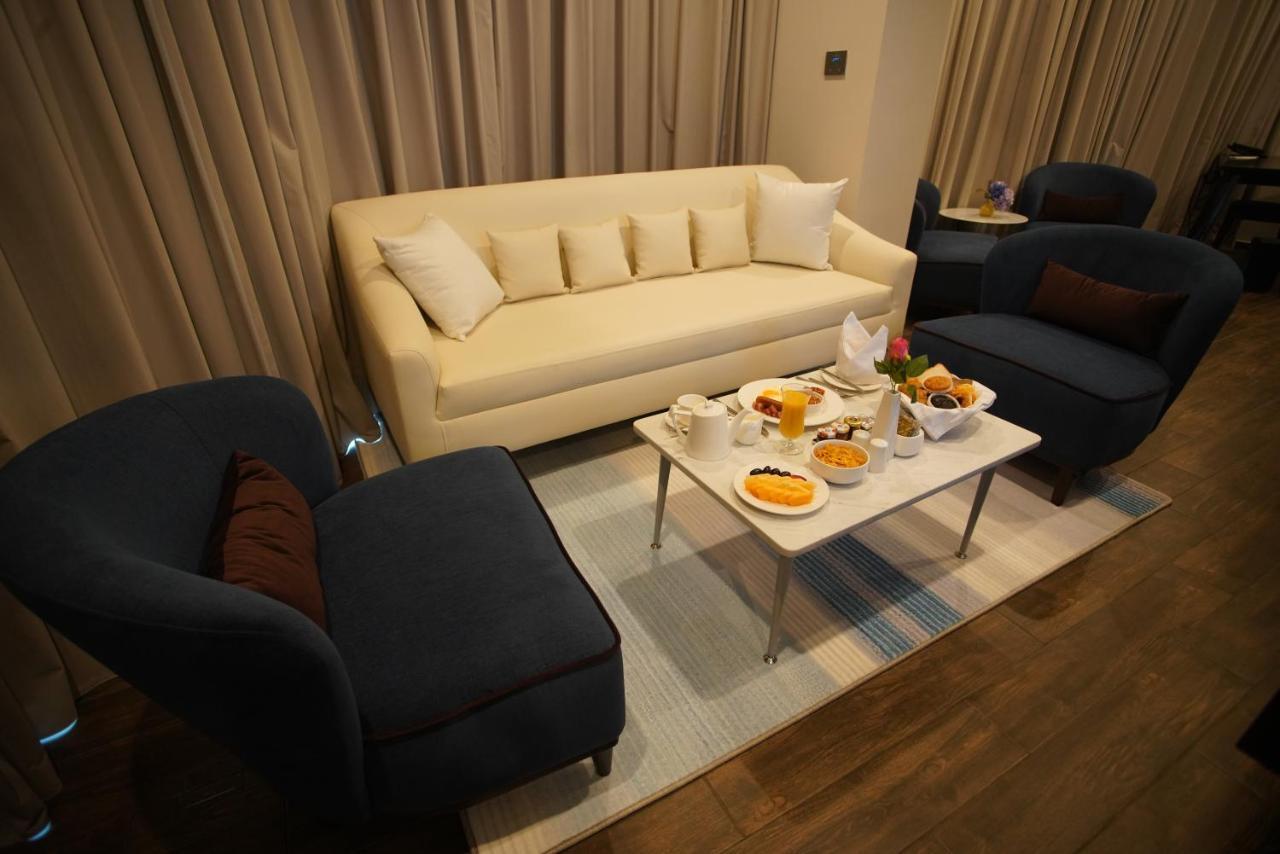 C - Hotel And Suites โดฮา ภายนอก รูปภาพ