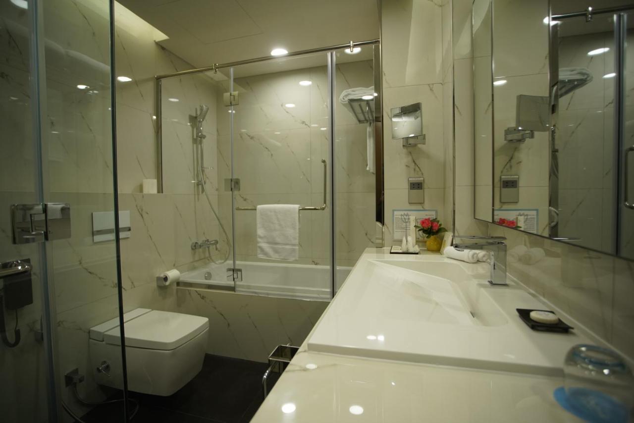C - Hotel And Suites โดฮา ภายนอก รูปภาพ